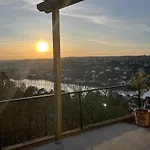 With Amazing Views - Free Parking Apartmán