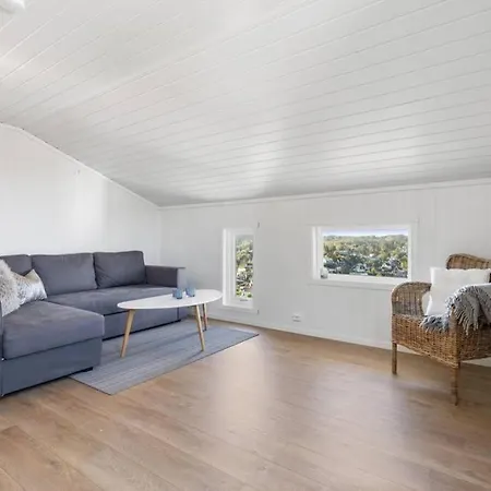 With Amazing Views - Free Parking Apartment Arendal