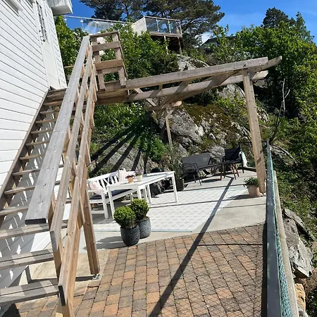 With Amazing Views - Free Parking Apartamento