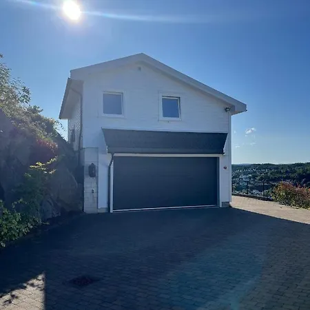 아파트 With Amazing Views - Free Parking 아렌달